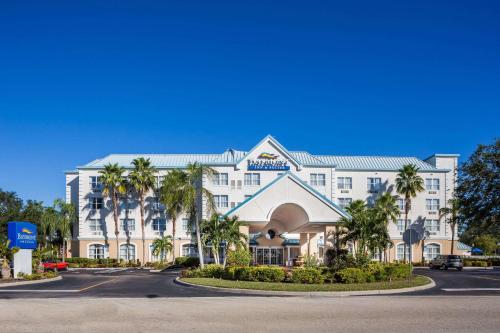 Фотография гостиницы Baymont by Wyndham Fort Myers Airport