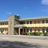 Фотография мотеля Curtis Inn & Suites