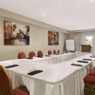 Фотографии гостиницы
Travelodge Suites by Wyndham Moncton