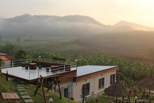 Фотография гостевого дома Baan Mai Hom Resort Suan Phueng