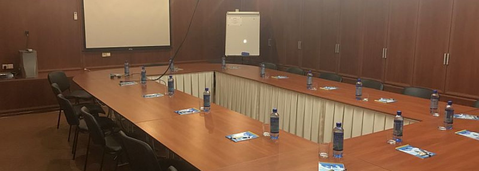 Фотография конференц-зала Адмиралъ