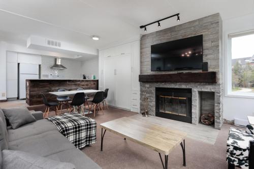 Фотографии гостевого дома 
            Ski In Out 1 BR, Sleeps 6 Cachet Crossing