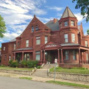 Фотографии мини отеля
Vineyard Mansion B&B