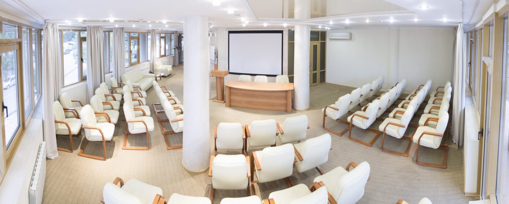 Фотографии конференц-зала Жемчужина на 53 человека