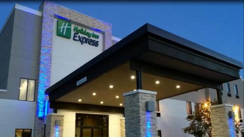 Фотография гостиницы Holiday Inn Express & Suites Tulsa Midtown, an IHG Hotel
