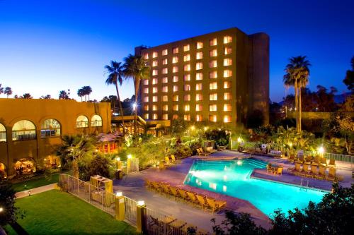 Фотография гостиницы DoubleTree by Hilton Tucson-Reid Park