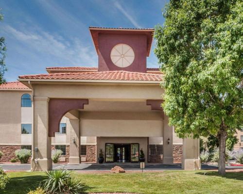 Фотография гостиницы Quality Inn & Suites Albuquerque West
