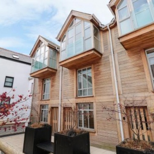 Фотография гостевого дома 5 Harbour Yard