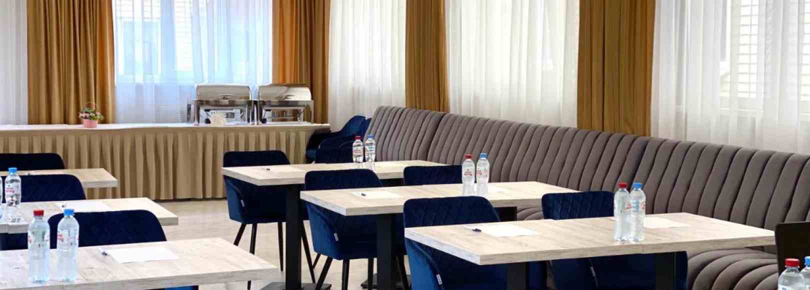 Фотография конференц-зала Авиатор