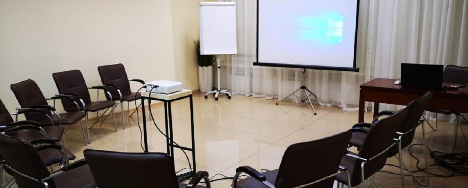 Фотографии комнаты для переговоров Комната переговоров