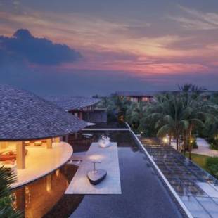 Фотографии гостиницы 
            Renaissance Phuket Resort & Spa - SHA Extra Plus