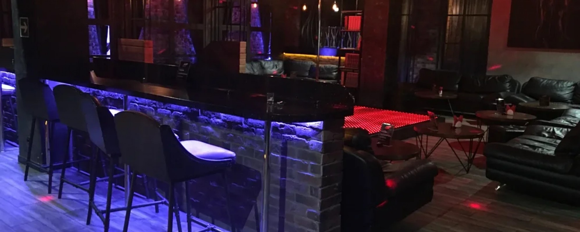 Фотографии банкетного зала Стриптиз бар Естествознание Основной зал