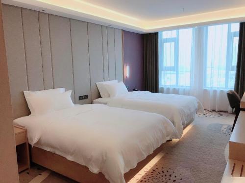 Фотография гостиницы Lavande Hotel Mianyang Santai North Passenger Transport Center Binjiang Park