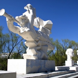 Фотография памятника Скульптура Трубач Революции