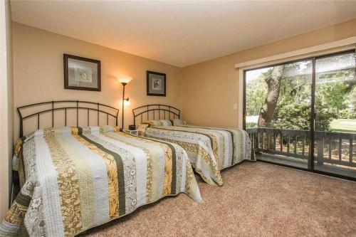 Фотография гостевого дома Hickory Cove 18