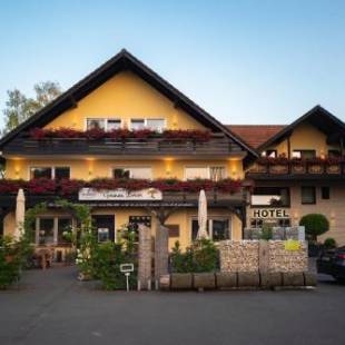 Фотографии гостиницы
Hotel Garni Zum Grünen Baum