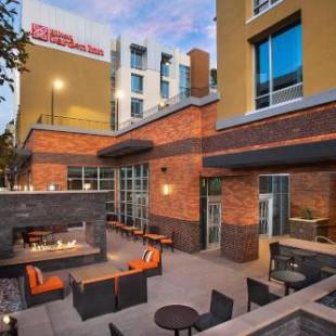 Фотографии гостиницы 
            Hilton Garden Inn Burbank Downtown