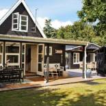 Фотография гостевого дома Five-Bedroom Holiday home in Græsted 2