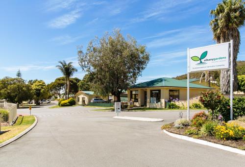 Фотография базы отдыха Albany Gardens Tourist Park