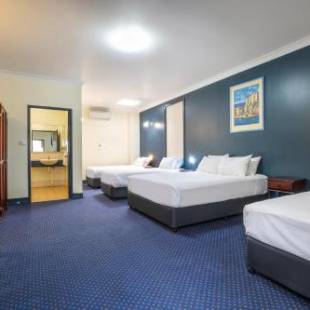 Фотографии гостиницы 
            Atherton Hotel