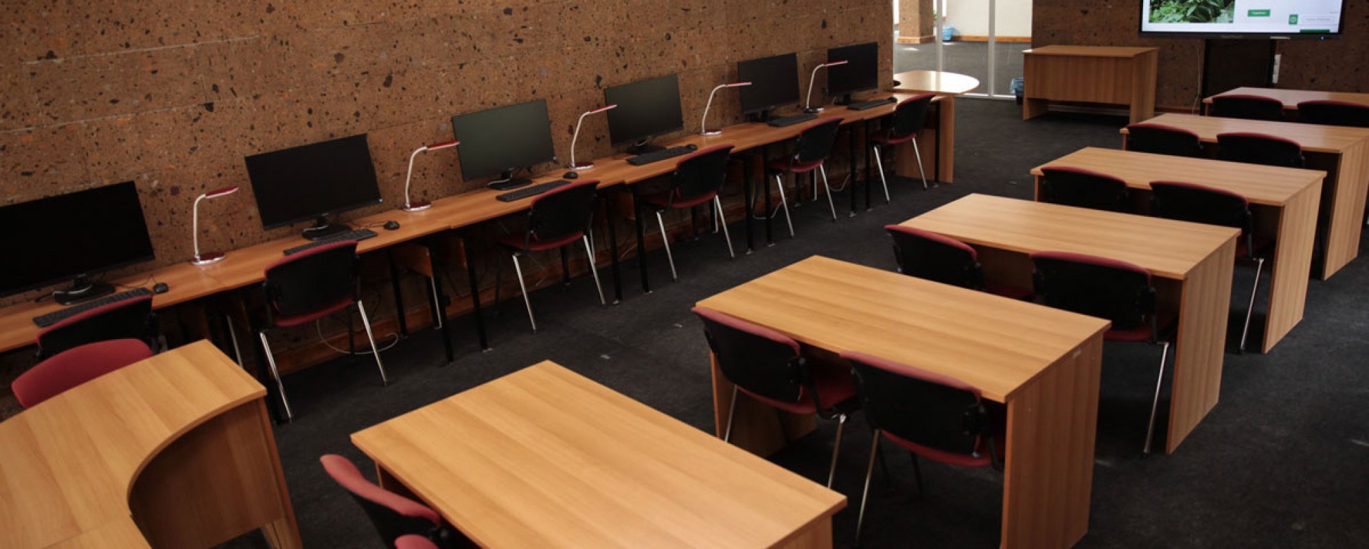 Фотографии конференц-зала Красный зал Донской государственной публичной библиотеки