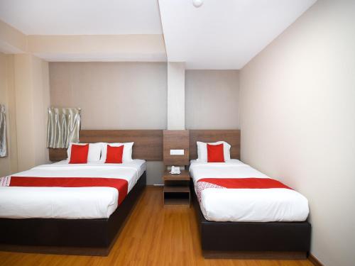 Фотография гостиницы OYO 977 Hong Kong Suites