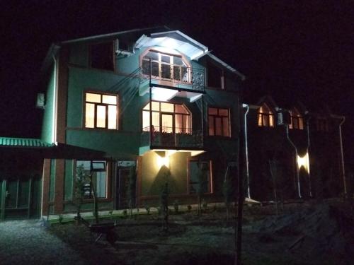 Фотографии апарт отеля
Sema Qonaq Evi