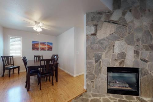 Фотография гостевого дома Oaks at Wasatch Family Getaway