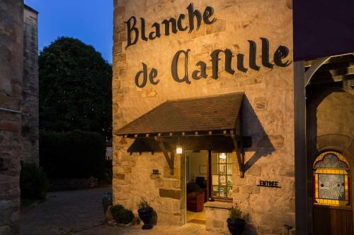 Фотография гостиницы Best Western Blanche de Castille Dourdan