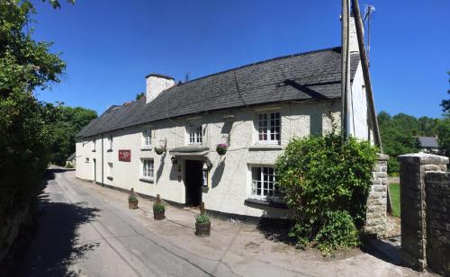 Фотографии мини отеля
Fox And Hounds Llancarfan