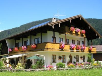 Фотографии гостевого дома 
            Gästehaus Sterrhäusl - Chiemgau Karte