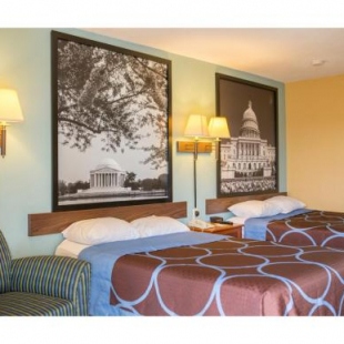 Фотография гостиницы Super 8 by Wyndham Alexandria/Washington D.C. Area