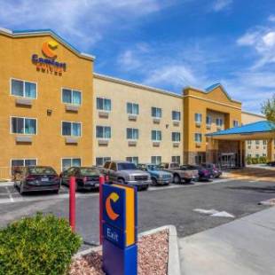 Фотографии гостиницы 
            Comfort Suites Victorville