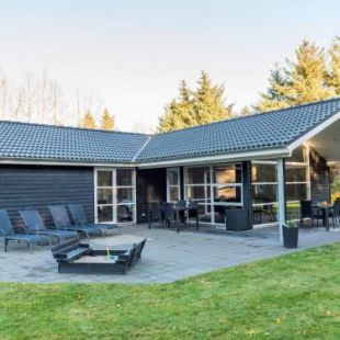 Фотография гостевого дома Holiday home Blåvand CLXXXIII