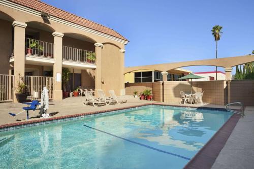 Фотография гостиницы Howard Johnson by Wyndham Buena Park