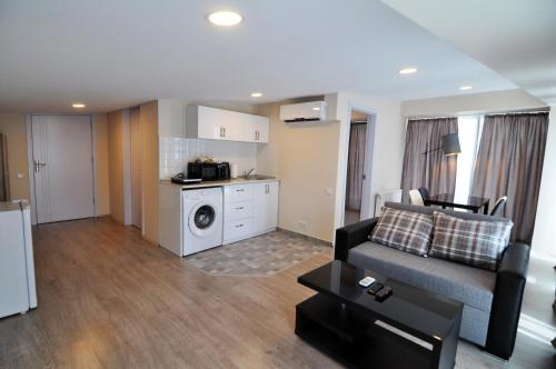 Фотографии апарт отеля
Тбилиси