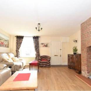 Фотографии гостевого дома
3 Bedroom Character Townhouse on Edge of Blackdown Hills