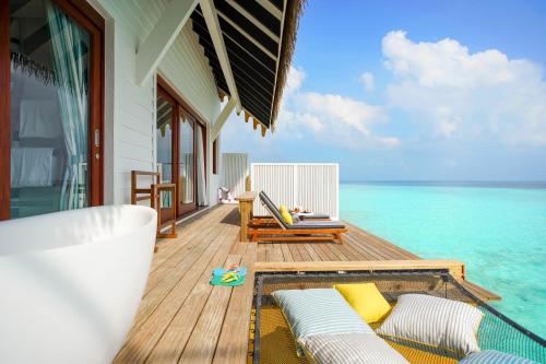 Фотография гостиницы SAii Lagoon Maldives, Curio Collection By Hilton
