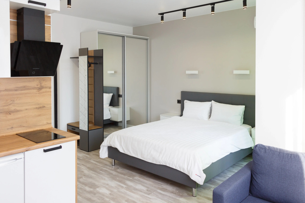 Фотография квартиры Апартаменты Red Apartments Арт Лайт Ренуар