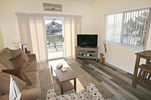 Фотография мини отеля Inn at Camachee Harbor View Suite 28