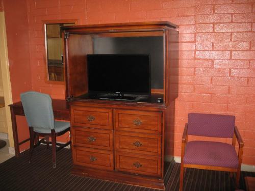 Фотография мотеля Two Palms Motel