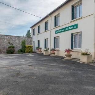 Фотографии гостиницы
HOTEL DU CYGNE DE LA CROIX BLANCHE