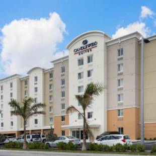 Фотографии гостиницы 
            Candlewood Suites Miami Intl Airport - 36th St, an IHG Hotel