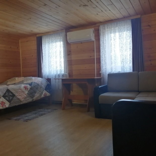 Фотографии Коттеджа 
            Частный дом у Яблоньки