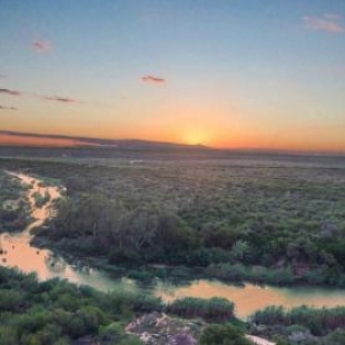 Фотография гостевого дома River Front Estate