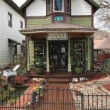 Фотография мини отеля Downtown B&B with Jacuzzi