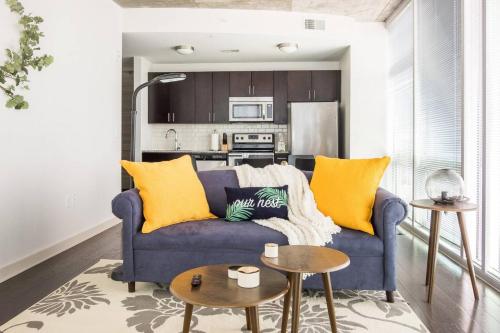 Фотография квартиры Frontdesk Skyhouse Apts Uptown Charlotte, NC