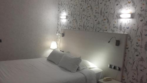 Фотография гостиницы Contact hôtel - Motel Les Bleuets