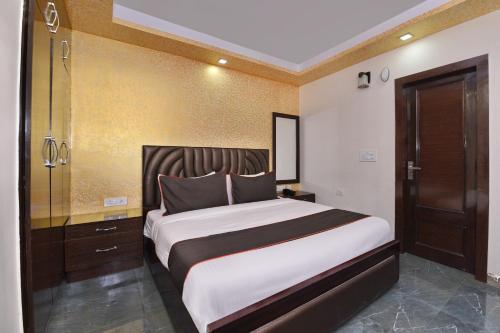 Фотография гостиницы Vaccinated Staff - Collection O 50134 Nk Residency Kalkaji