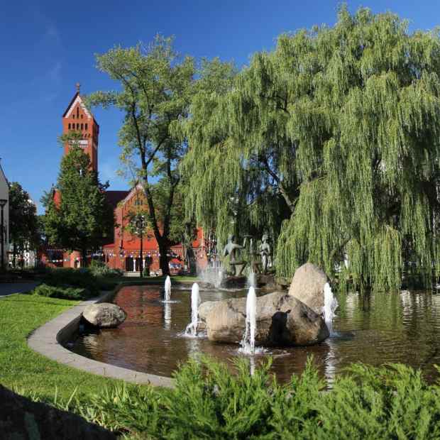 Фотографии достопримечательности 
            Фонтан Юность